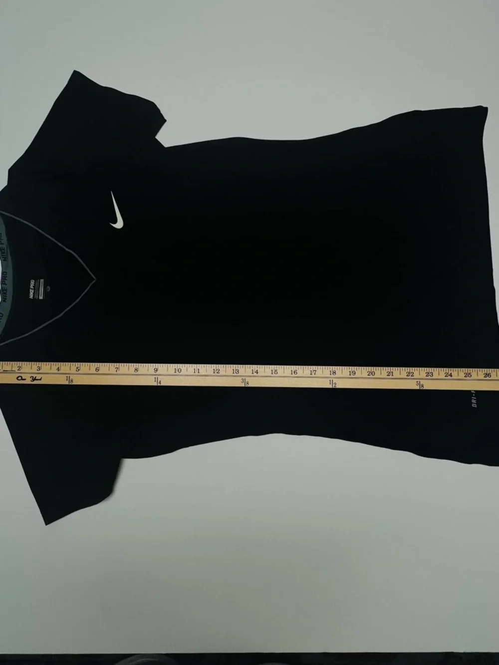 NIKE PRO Dri-Fit Black Short Sleeve V-Neck Athletic‎ Top Women’s Size Large Gym
